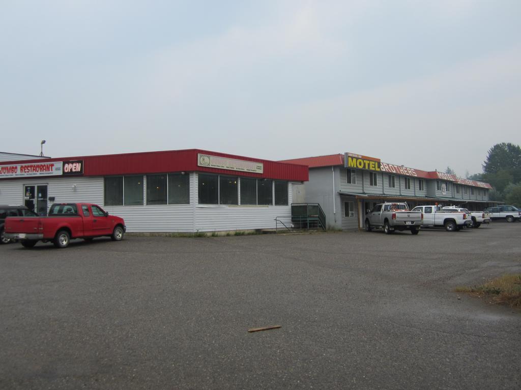 Brothers Inn Motel Prince George Kültér fotó